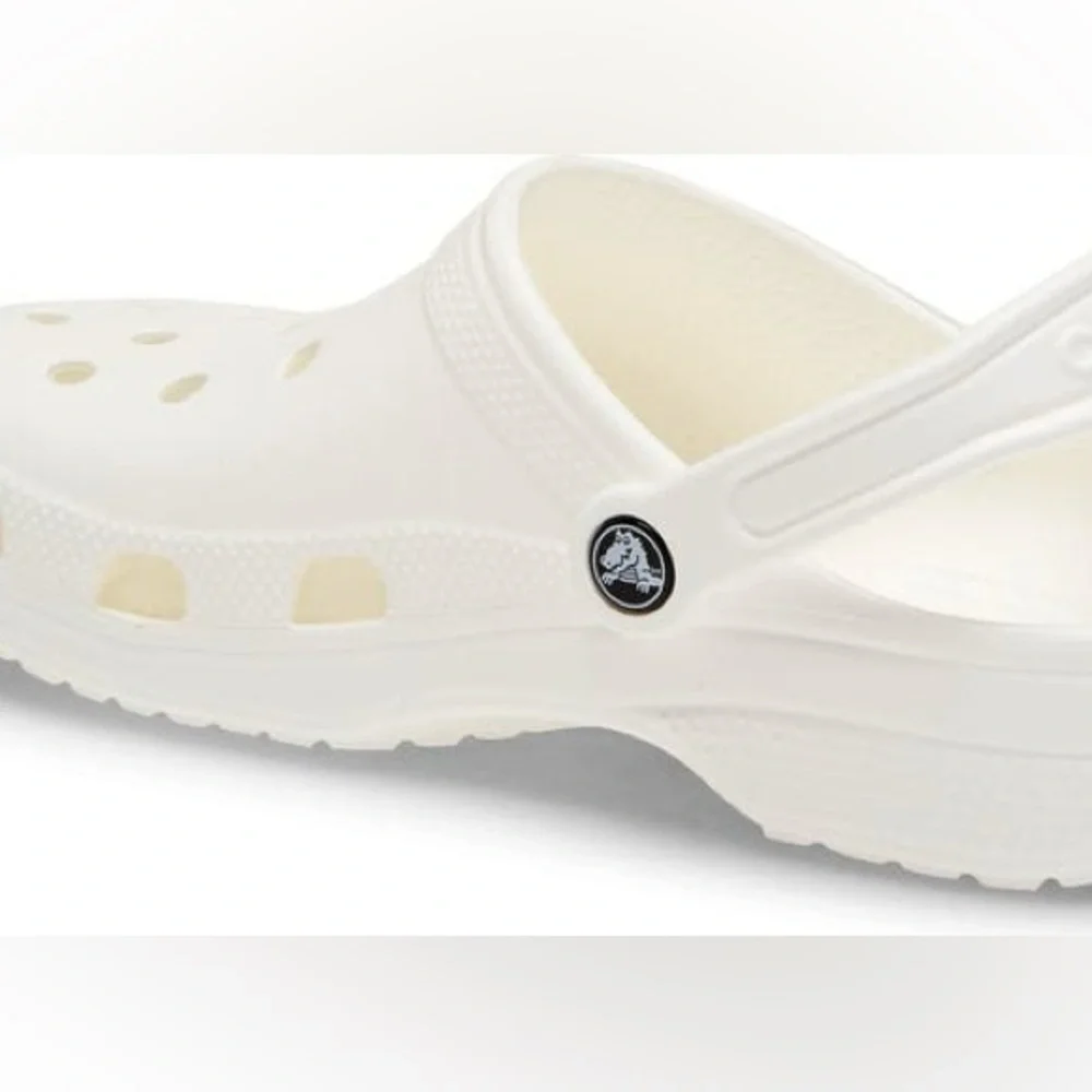 NEW Crocs unisex classic clogs in white